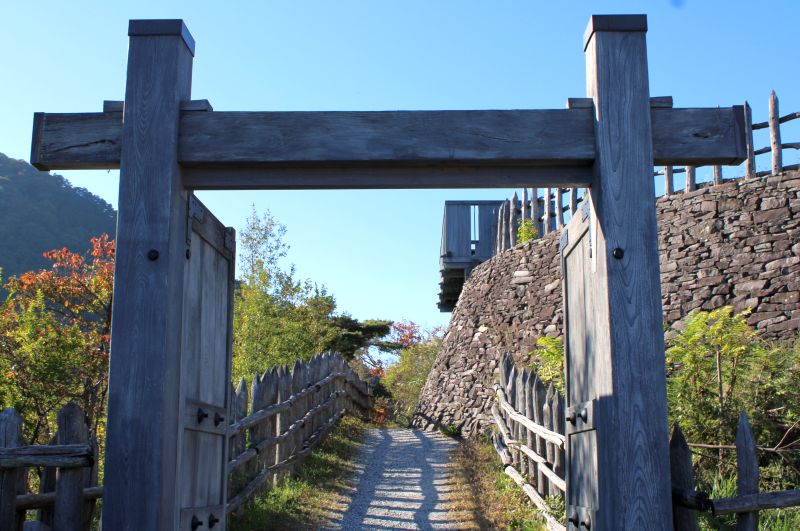 二の郭から本郭に進むところ