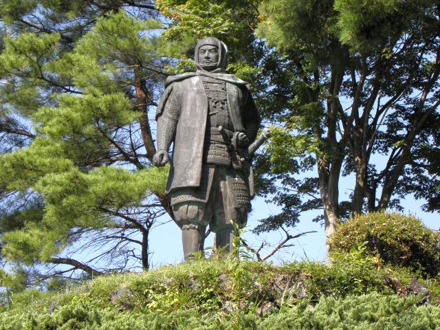 上杉謙信公銅像